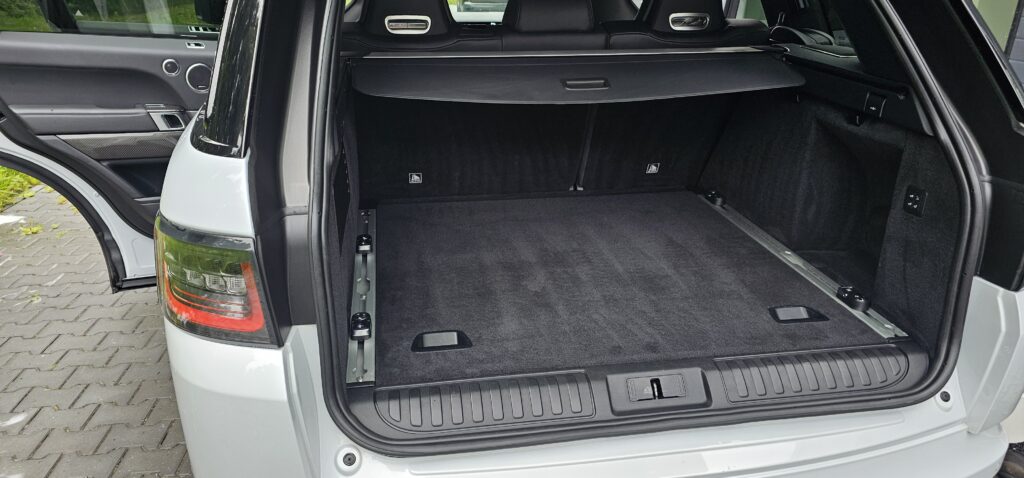 kofferbak schoonmaken, reinigen stoffen bekleding gereinigd zuidlaren