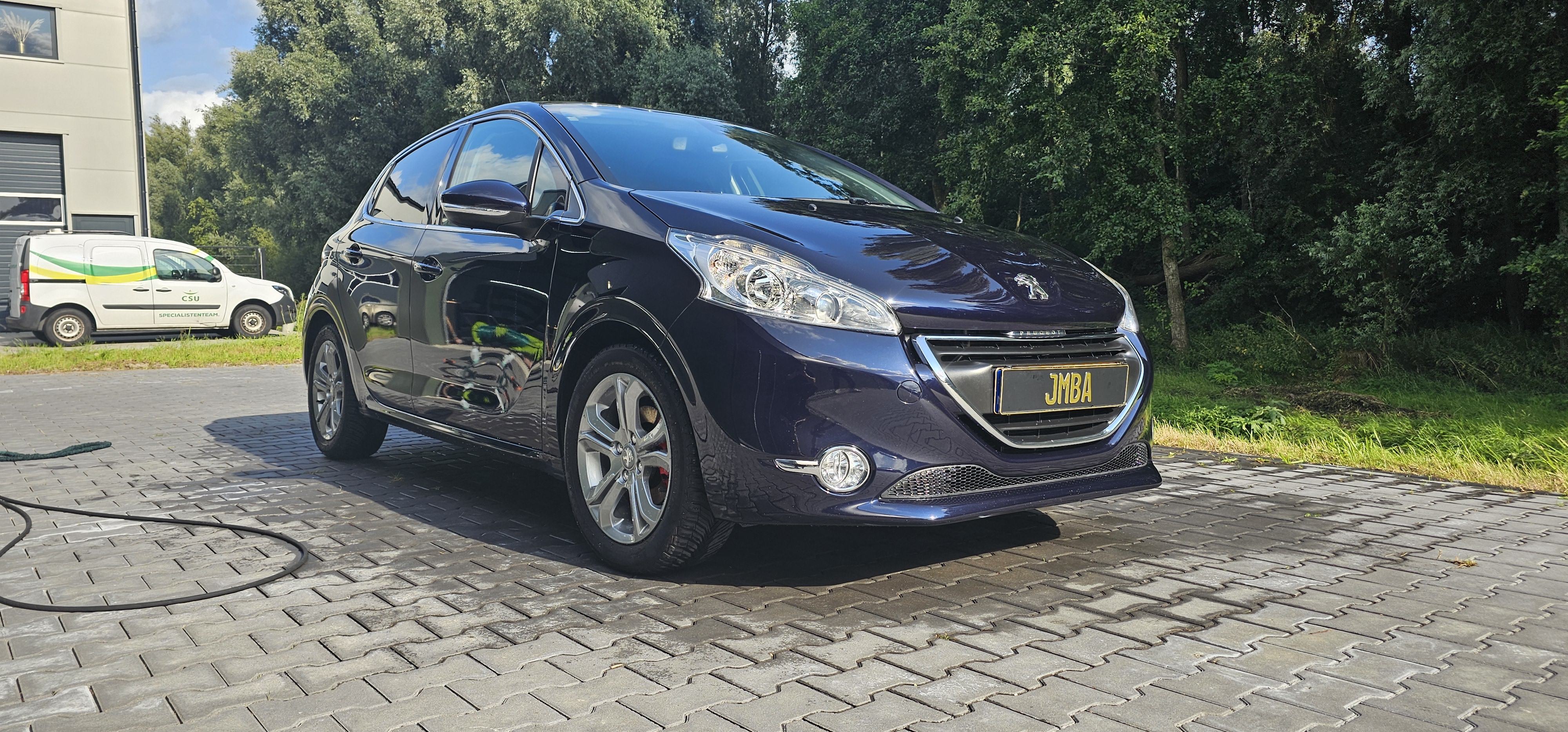 detailing jmba car wrap en care zuidbroek motor reiniging